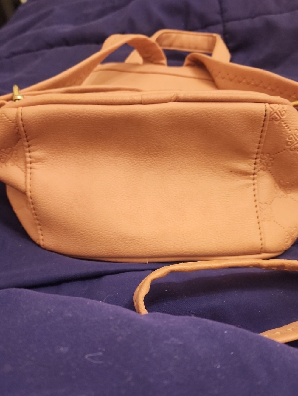 😎Pink Quilted Mini Backpack with Gold Hardware - Picture 3 of 6